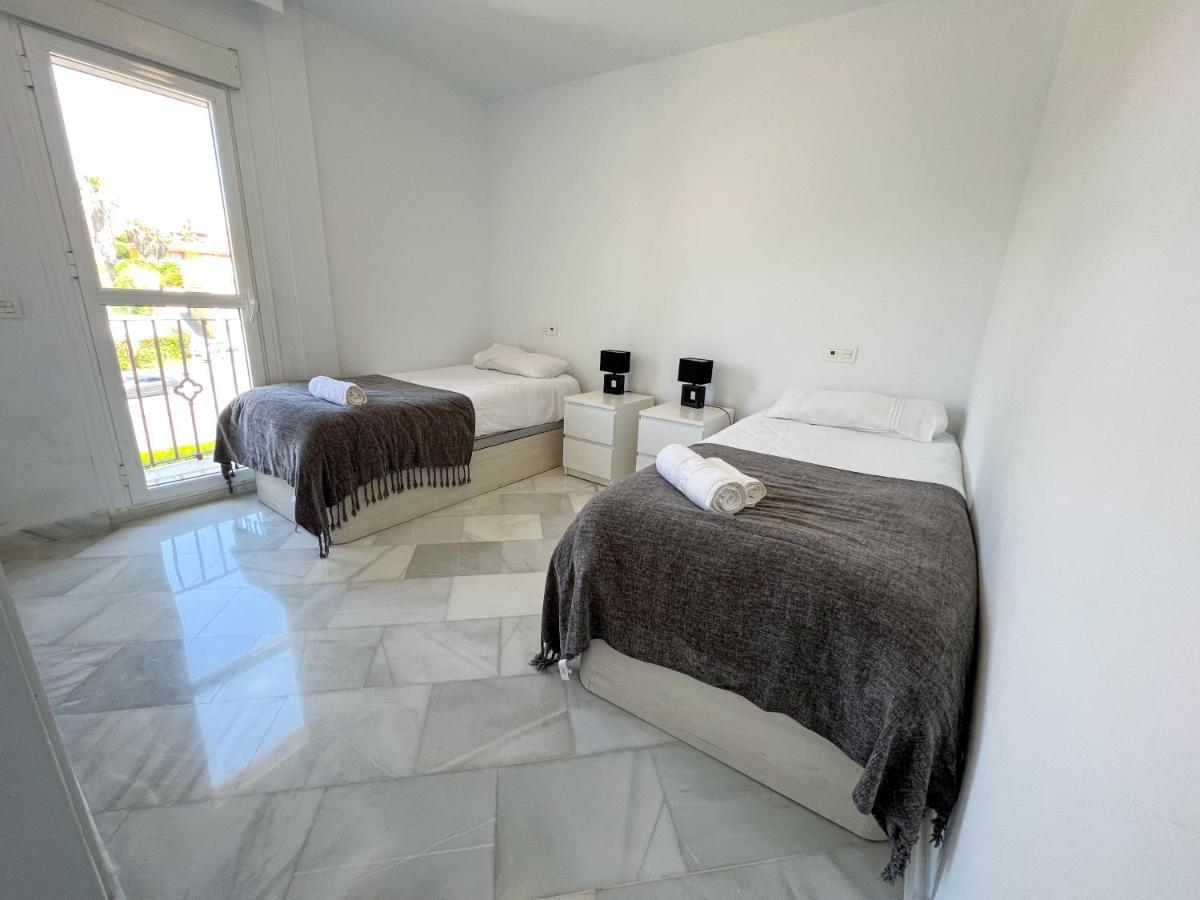 Luxury Three Bedroom Apartment At Estepona Ngoại thất bức ảnh