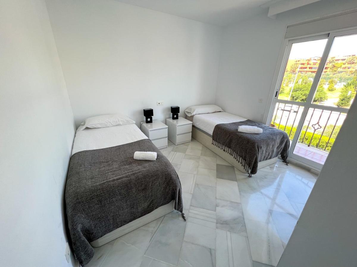 Luxury Three Bedroom Apartment At Estepona Ngoại thất bức ảnh