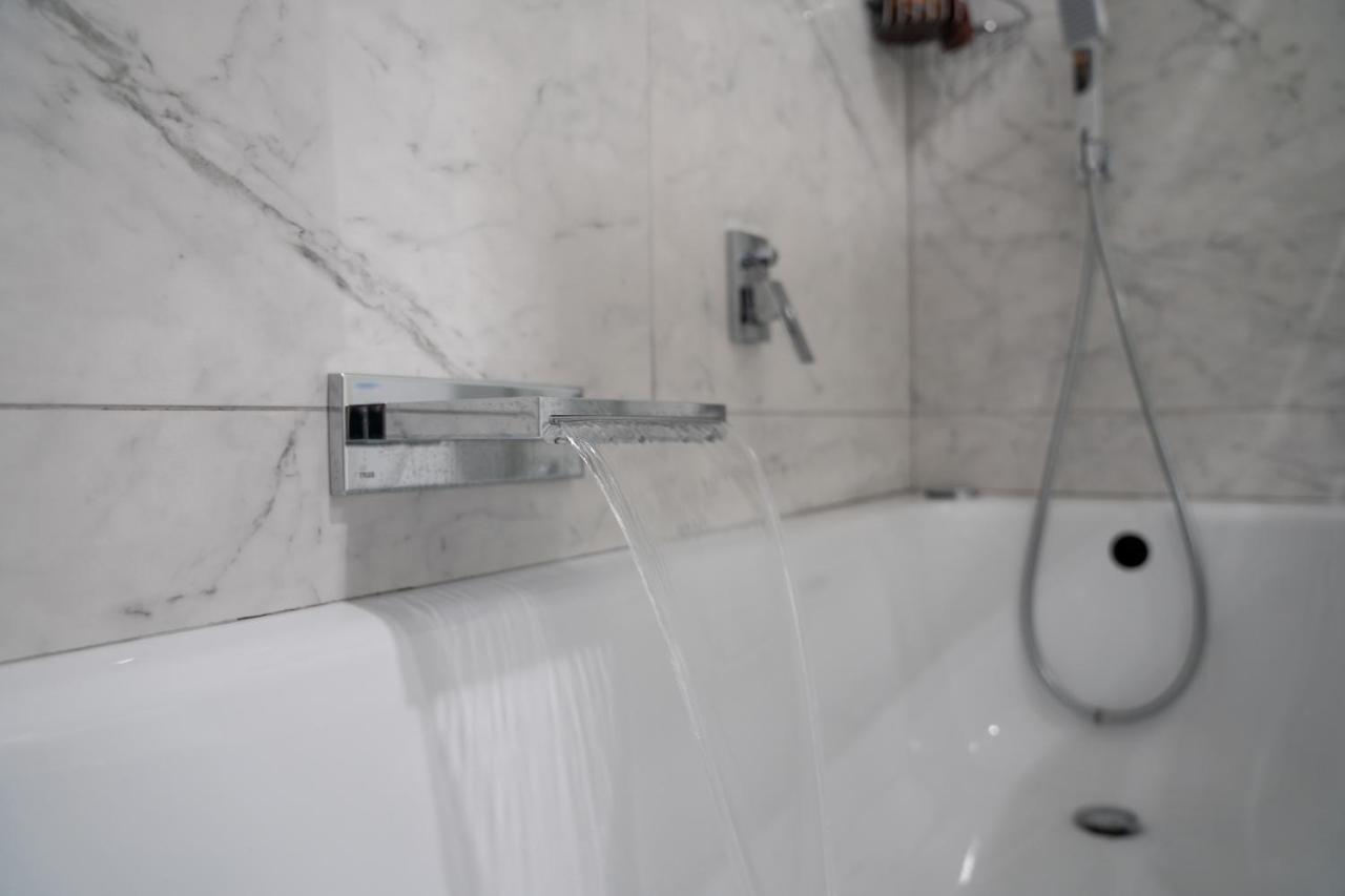 Luxury Three Bedroom Apartment At Estepona Ngoại thất bức ảnh
